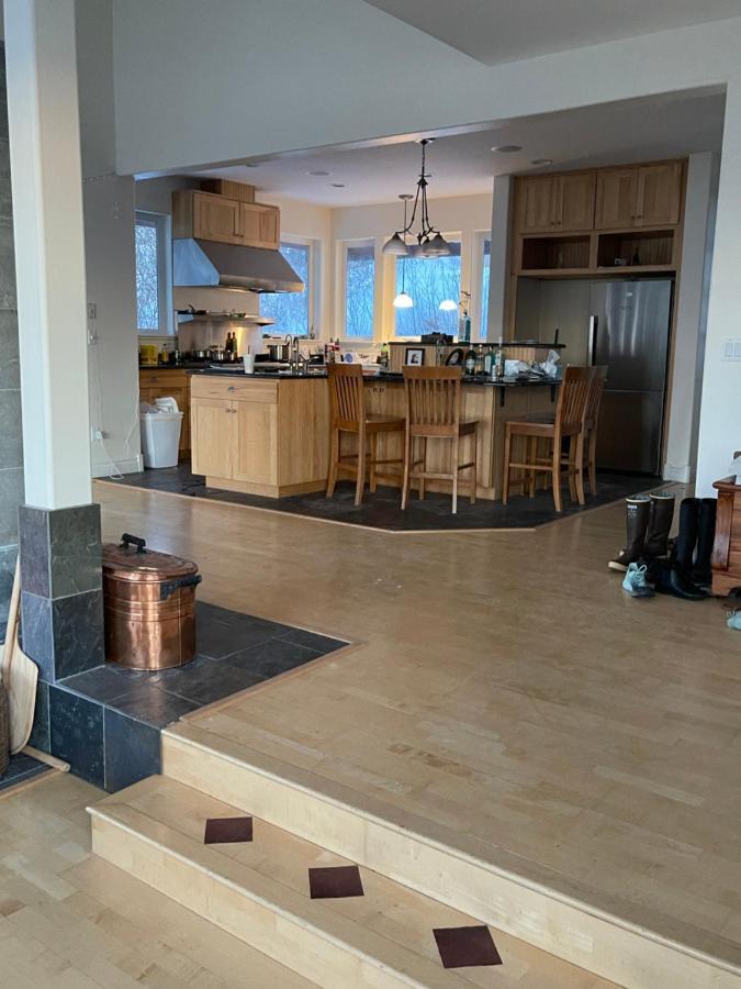 Frenchy'S Adventure Bed And Breakfast Anchorage Exterior photo