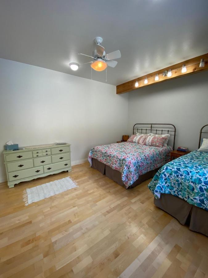 Frenchy'S Adventure Bed And Breakfast Anchorage Room photo
