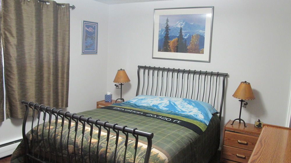 Frenchy'S Adventure Bed And Breakfast Anchorage Exterior photo